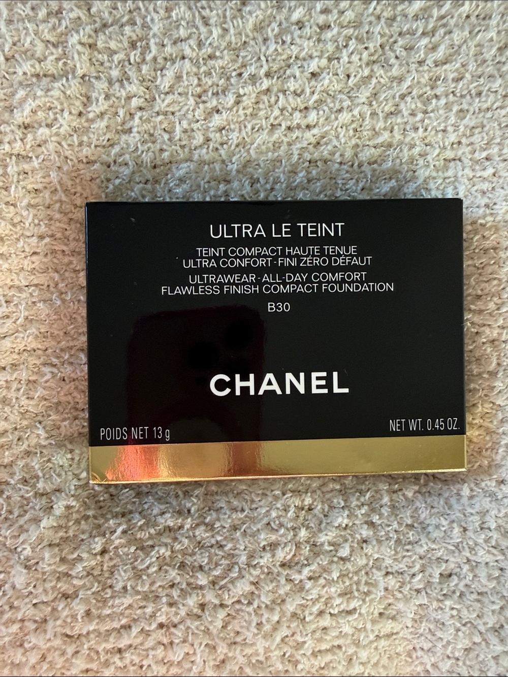 CHANEL Ultra Le Teint Ultrawear - All Day Comfort Flawless Finish Compact B30 - Picture 2 of 3